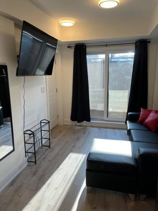 Lovely One Bedroom Condo With Free Parking 나이아가라 폭포 외부 사진